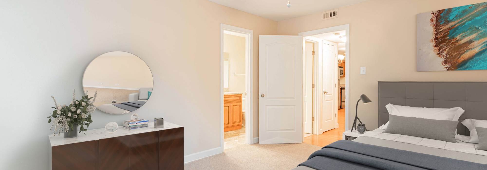 Apply at Peachtree Apartments in Chesterfield, Missouri 