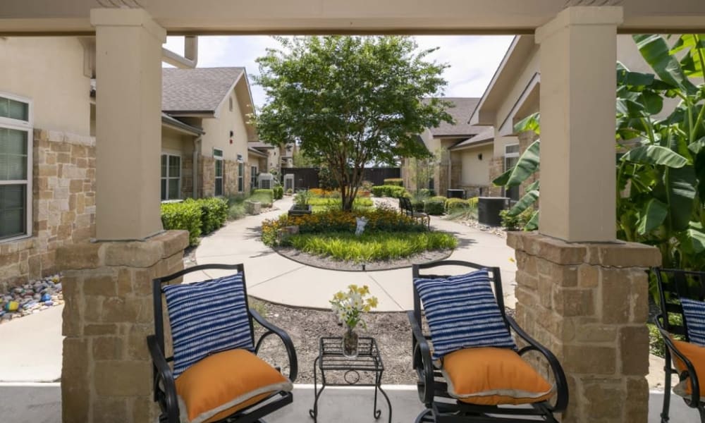 Areas to gather with friends at Lakeshore Assisted Living and Memory Care in Rockwall, Texas