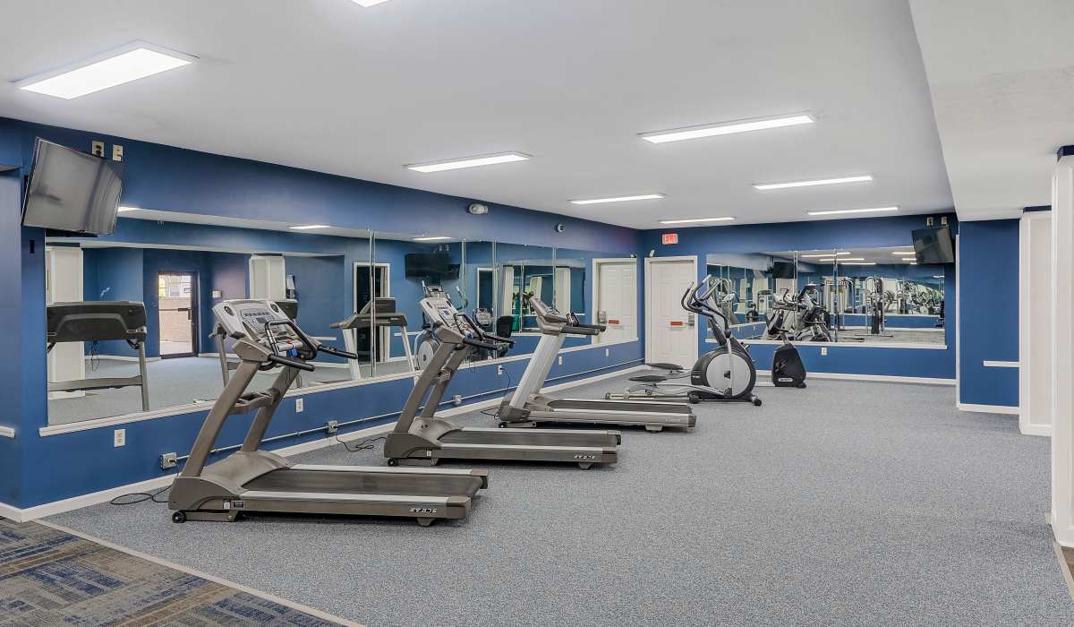 Well-equipped fitness center at Burlington Oaks in Burlington, Kentucky