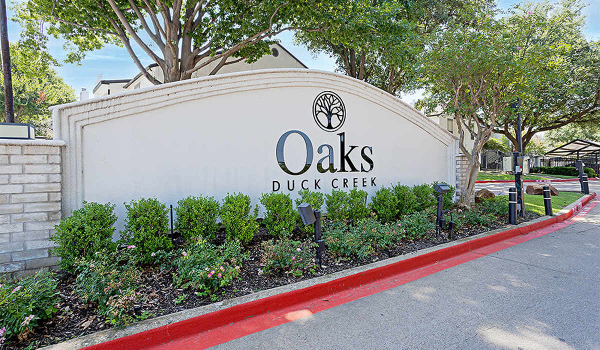 Signage of Oaks at Duck Creek in Garland, Texas