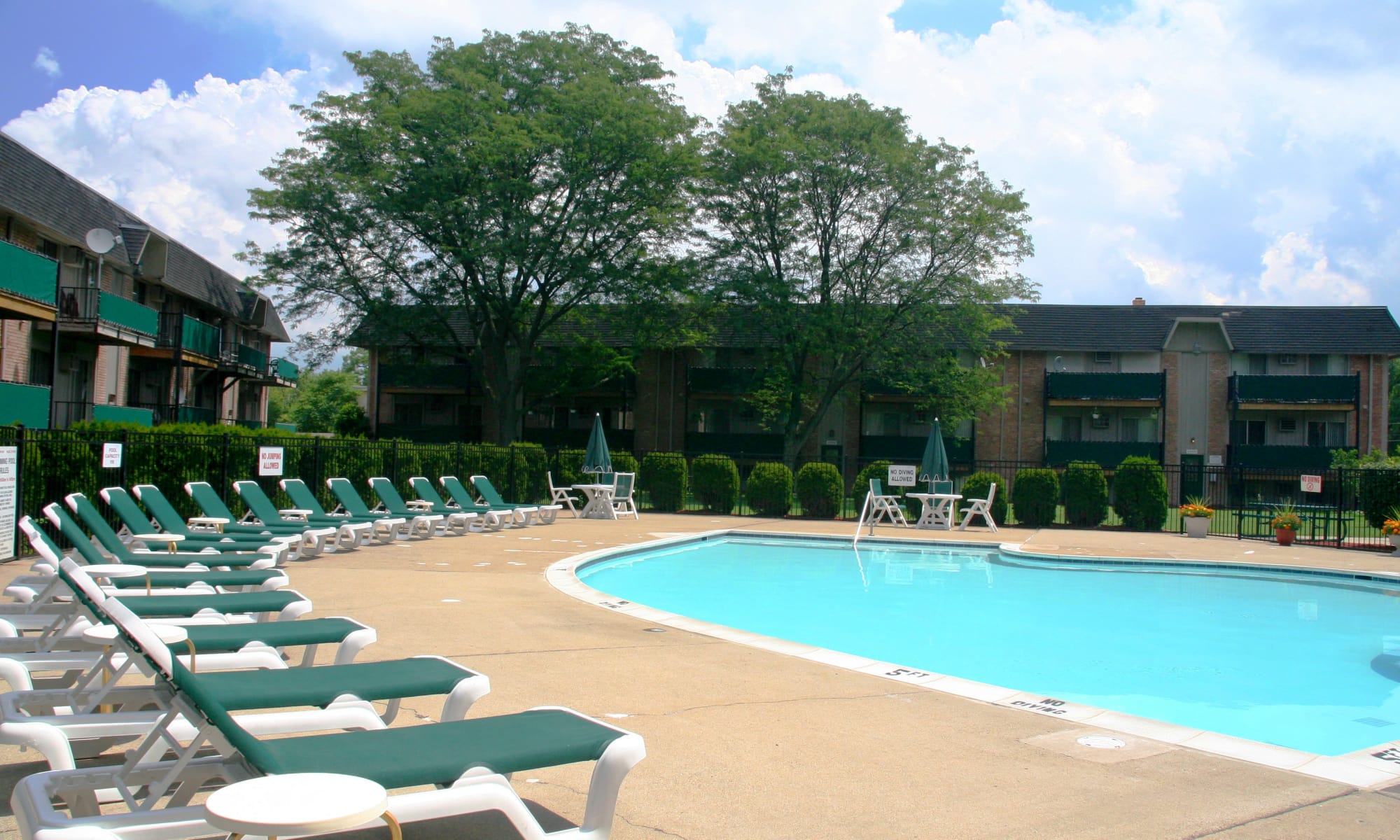 Apartments in Dearborn Heights, MI