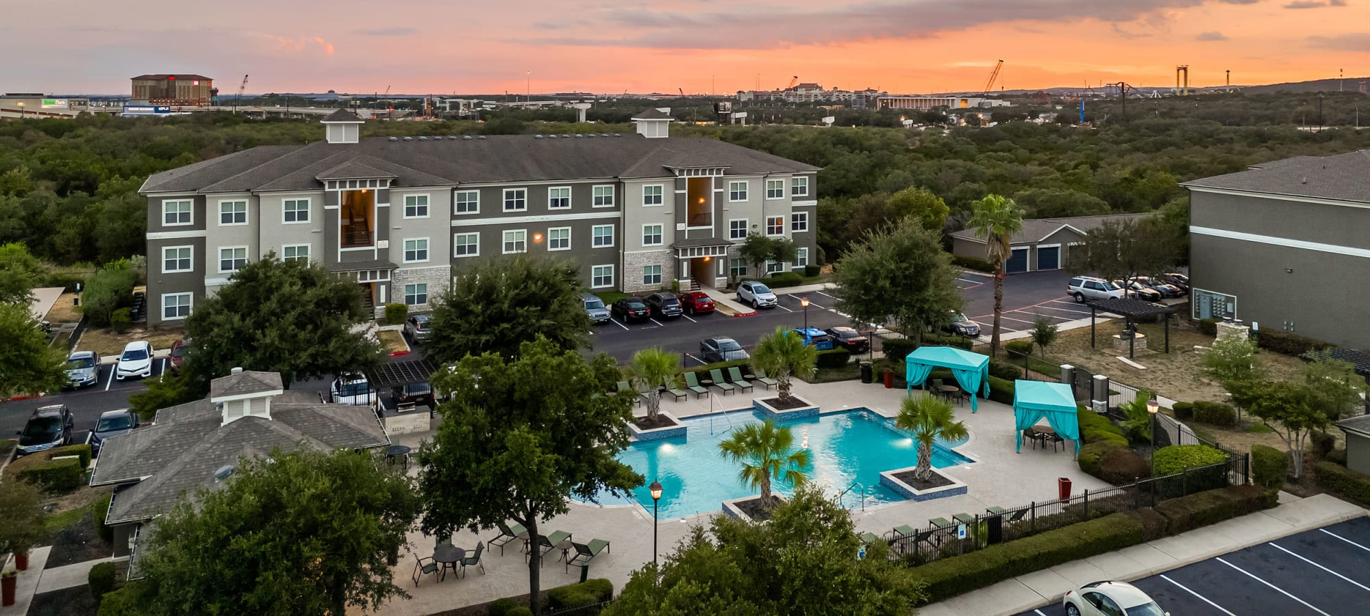 Gallery of photos for Marquis at The RIM in San Antonio, Texas