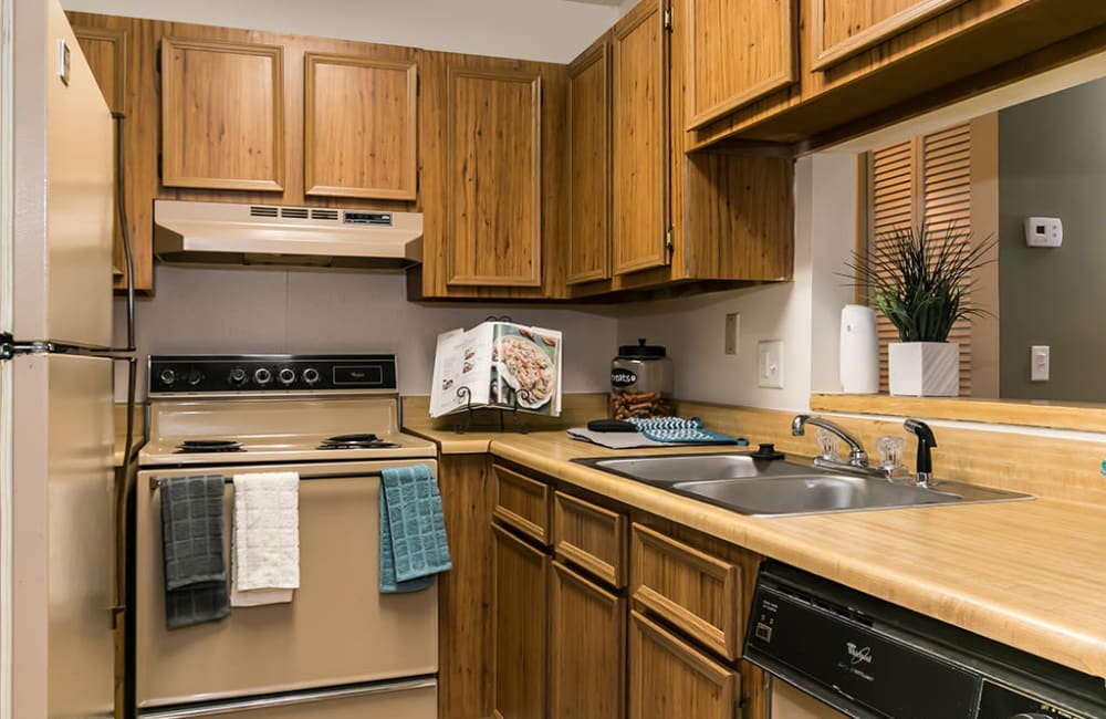Fully equipped kitchen at Gable Hill Apartment Homes in Columbia, South Carolina