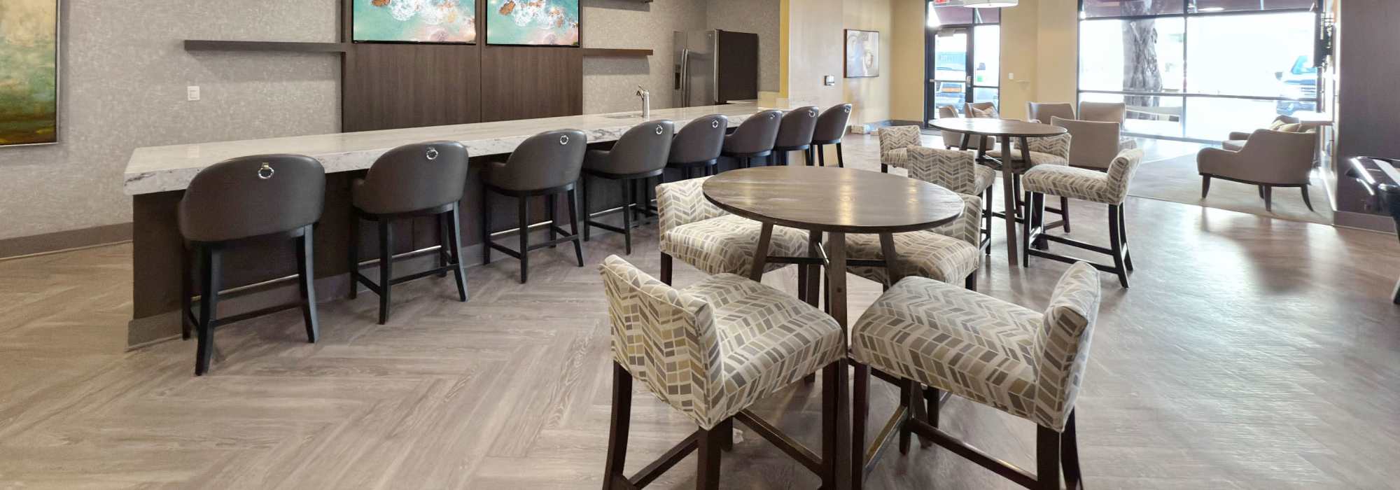 Clubhouse with dining space at Cityville on 9th in Des Moines, Iowa