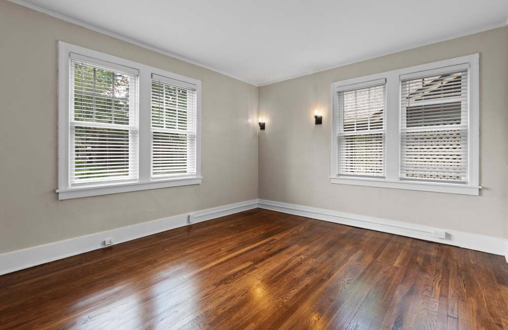 A bedroom at The Avalon in Memphis, Tennessee