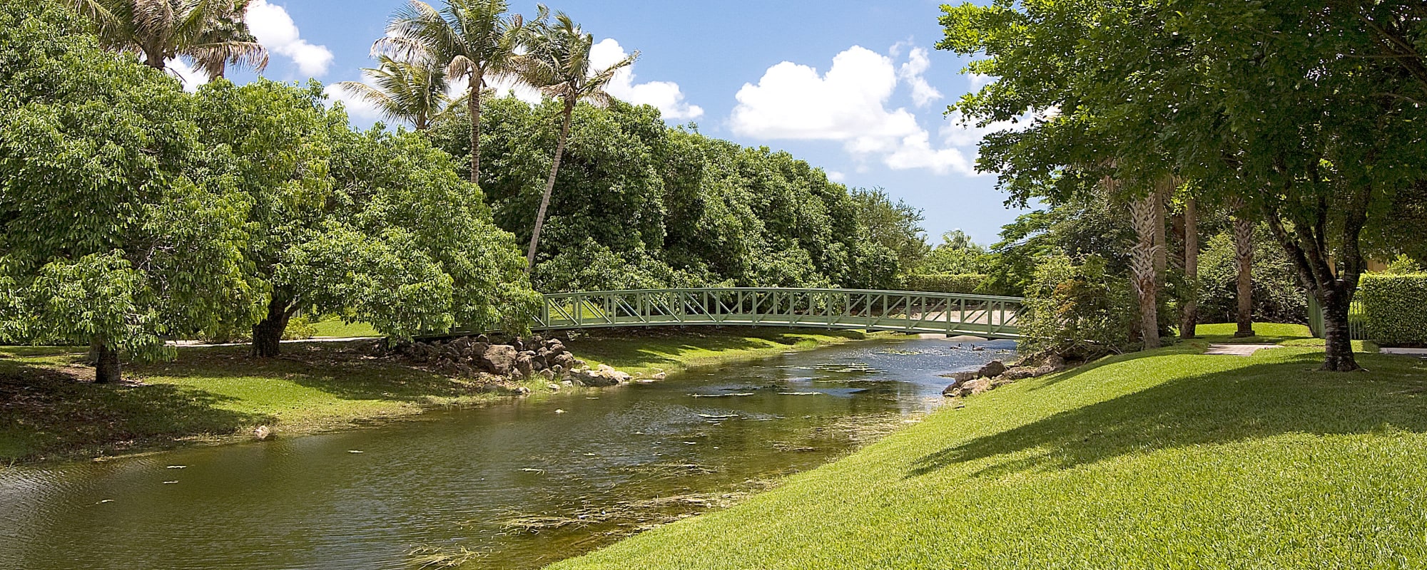 Neighborhood of Club Mira Lago Apartments in Coral Springs, Florida