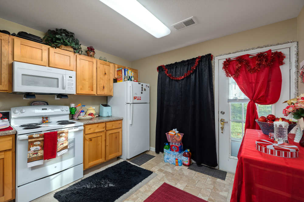 Modern kitchen at Ridgeway Villas At The Legends in Raymore,Missouri