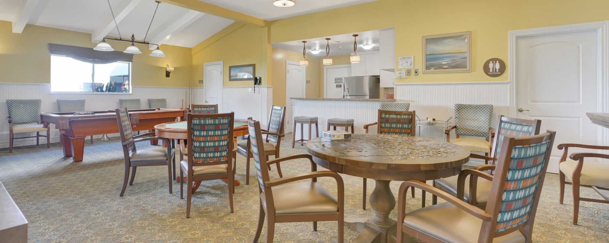 Bootstrap via serper_images (https://www.mbkseniorliving.com/senior-living/ca/huntington-beach/huntington-terrace/)