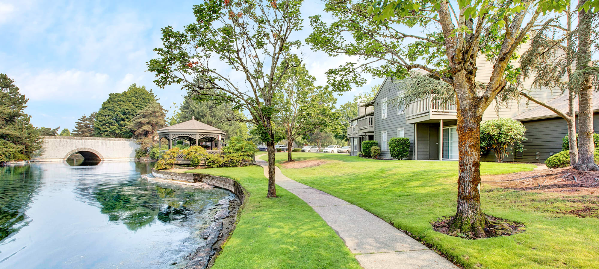 Waters Edge Apartments in Kent, Washington