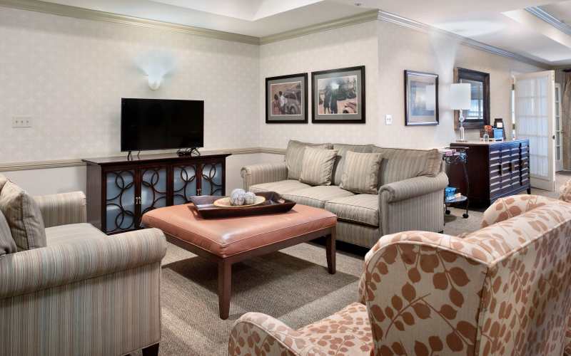 Living room at Glenncrest at Siegen in Baton Rouge, Louisiana