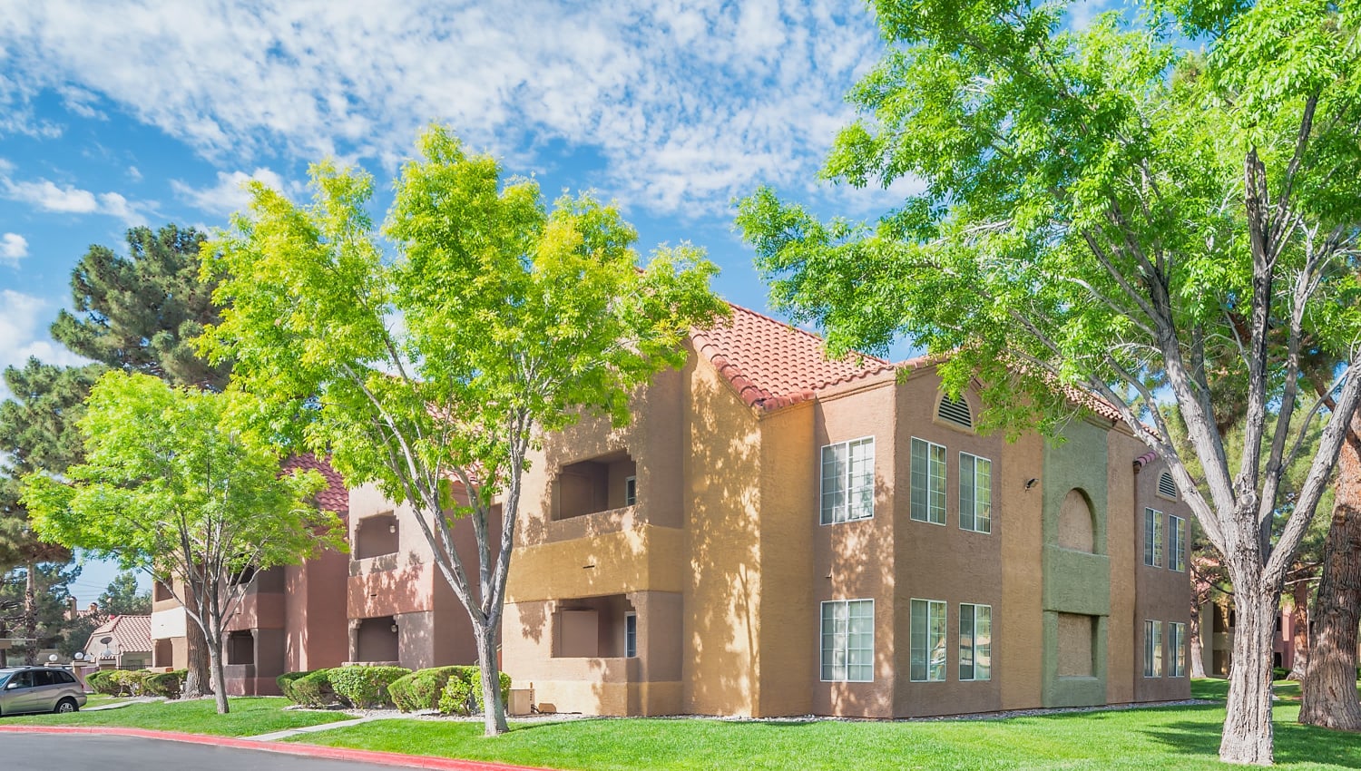 Exterior of Eagle Trace Apartments in Las Vegas, Nevada