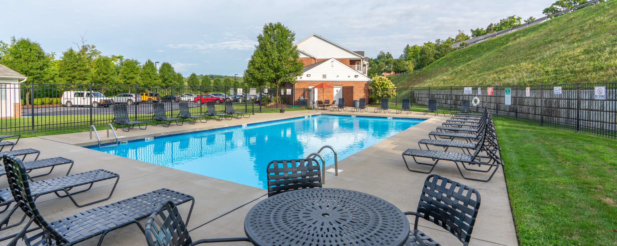 Apartments in Canonsburg, Pennsylvania at Parkside Estates