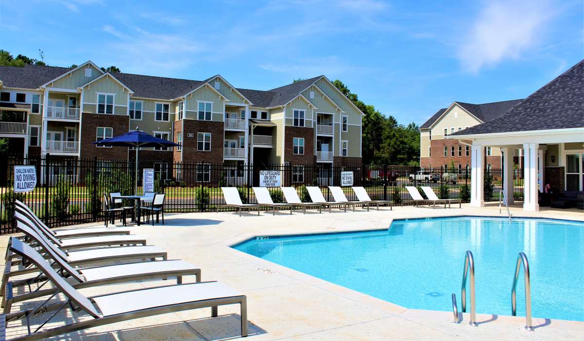 Poolside lounge seating at Palisades of Lincolnton in Lincolnton, North Carolina