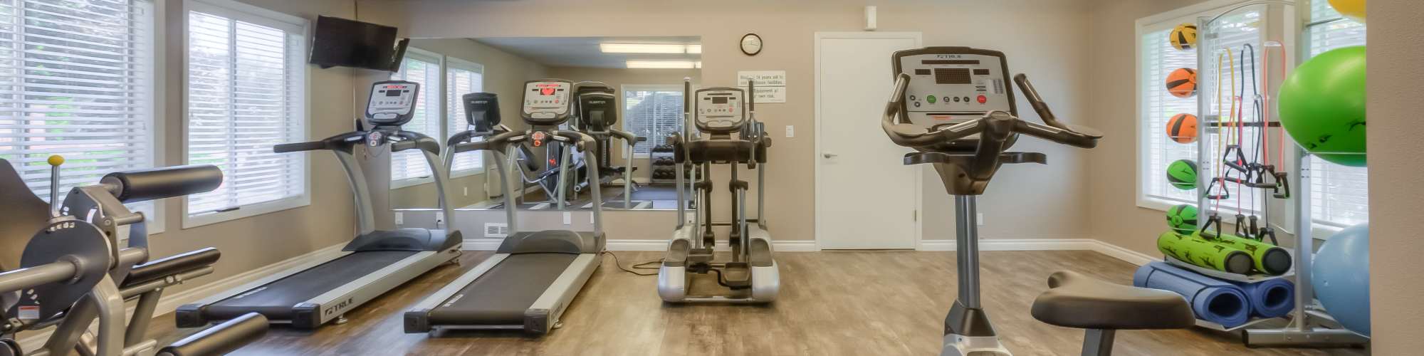  Amenities | Oak Hill Apartments in Portland, Oregon      