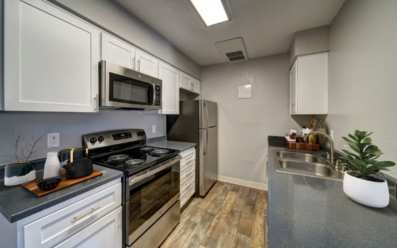 1 2 3 Bedroom Townhomes Apartments In San Leandro Ca