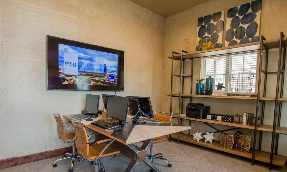 Computer area at Tuscany Ranch in Waco, Texas