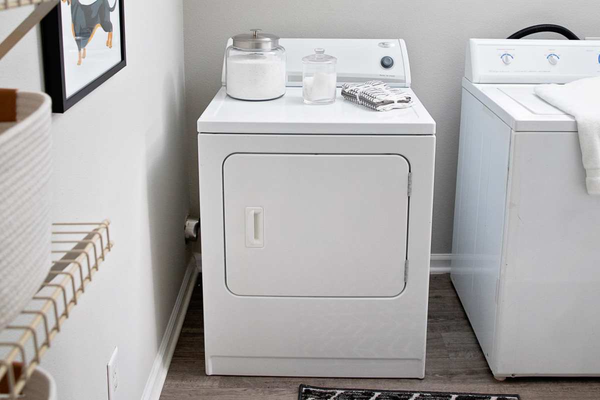 Washer and dryer at Southpoint Estate Apartments, Durham, North Carolina