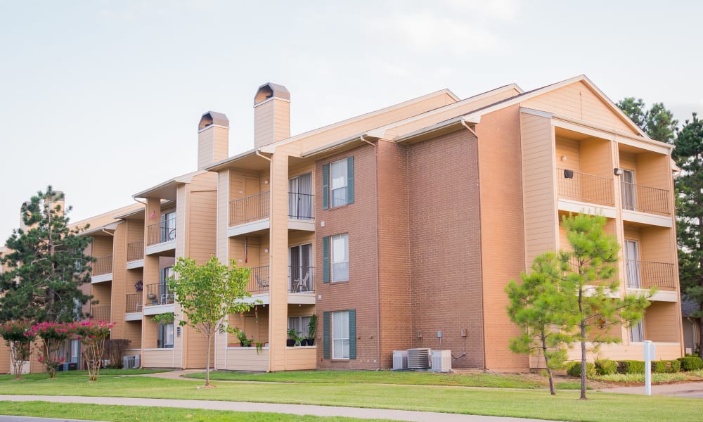 Exterior at Windsail Apartments in Tulsa, Oklahoma