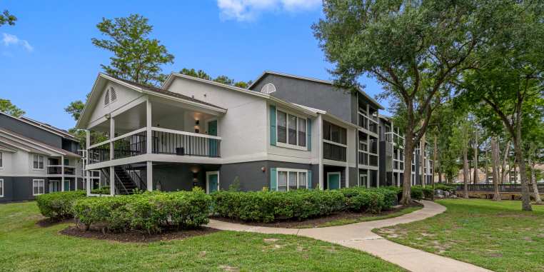 927 Lake Forest 3 of 12