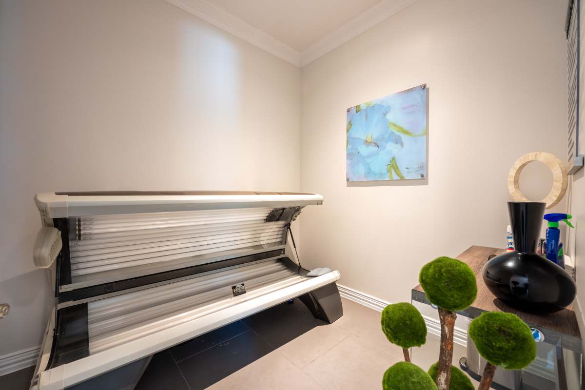 Tanning bed at Century Travesia, Austin, Texas