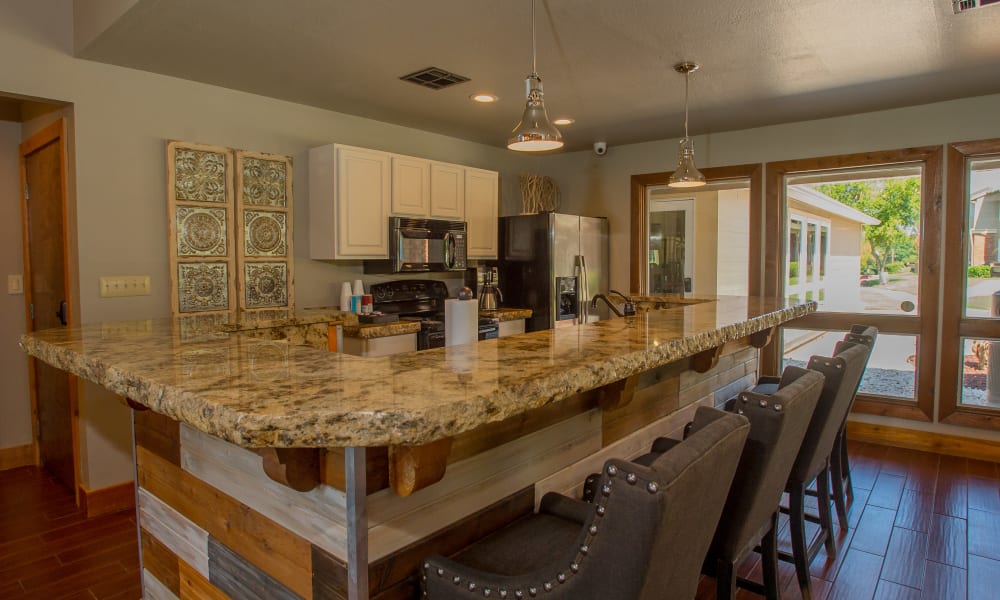 Clubhouse dining area at Sheridan Pond in Tulsa, Oklahoma
