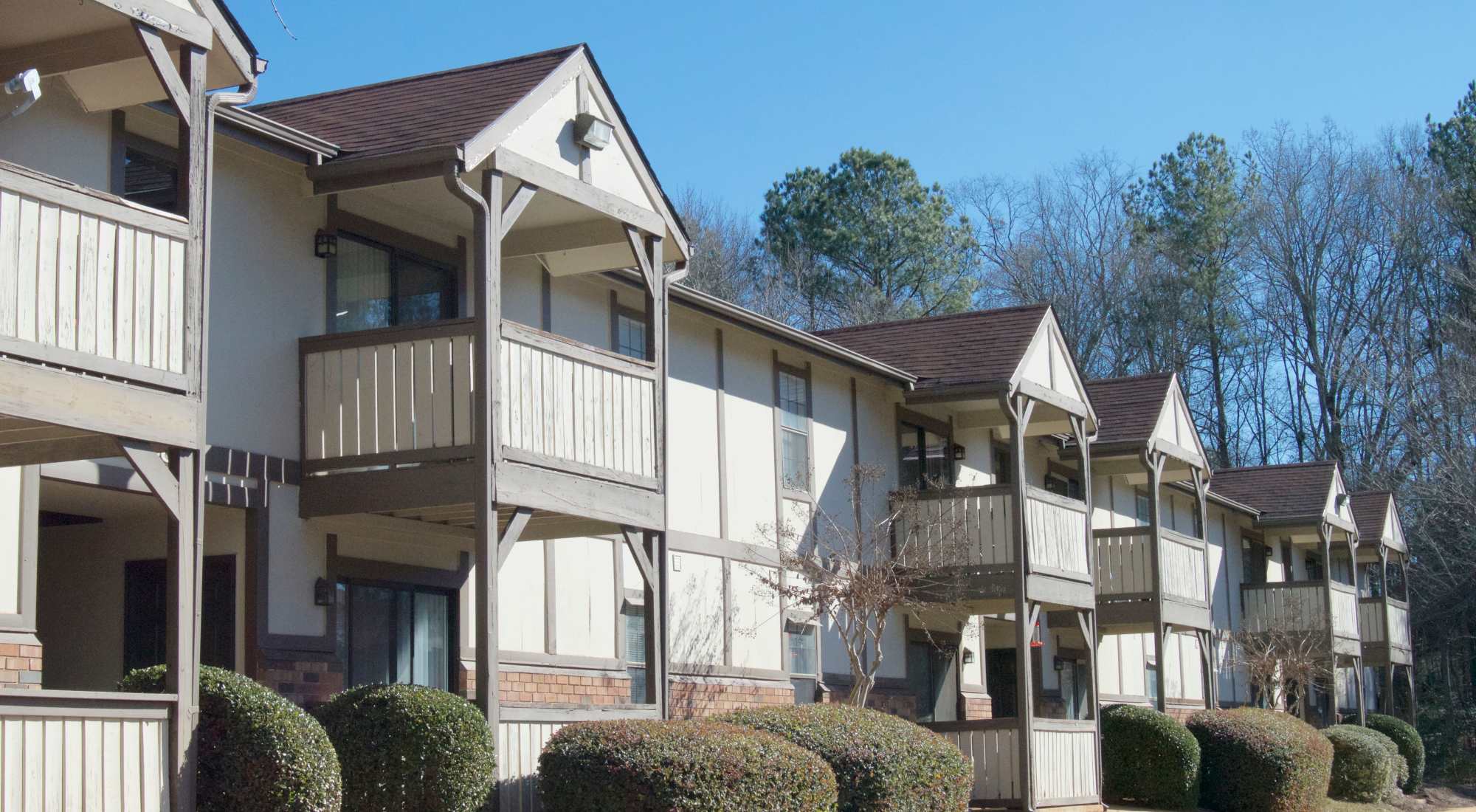 Cambridge Apartments 7 of 9