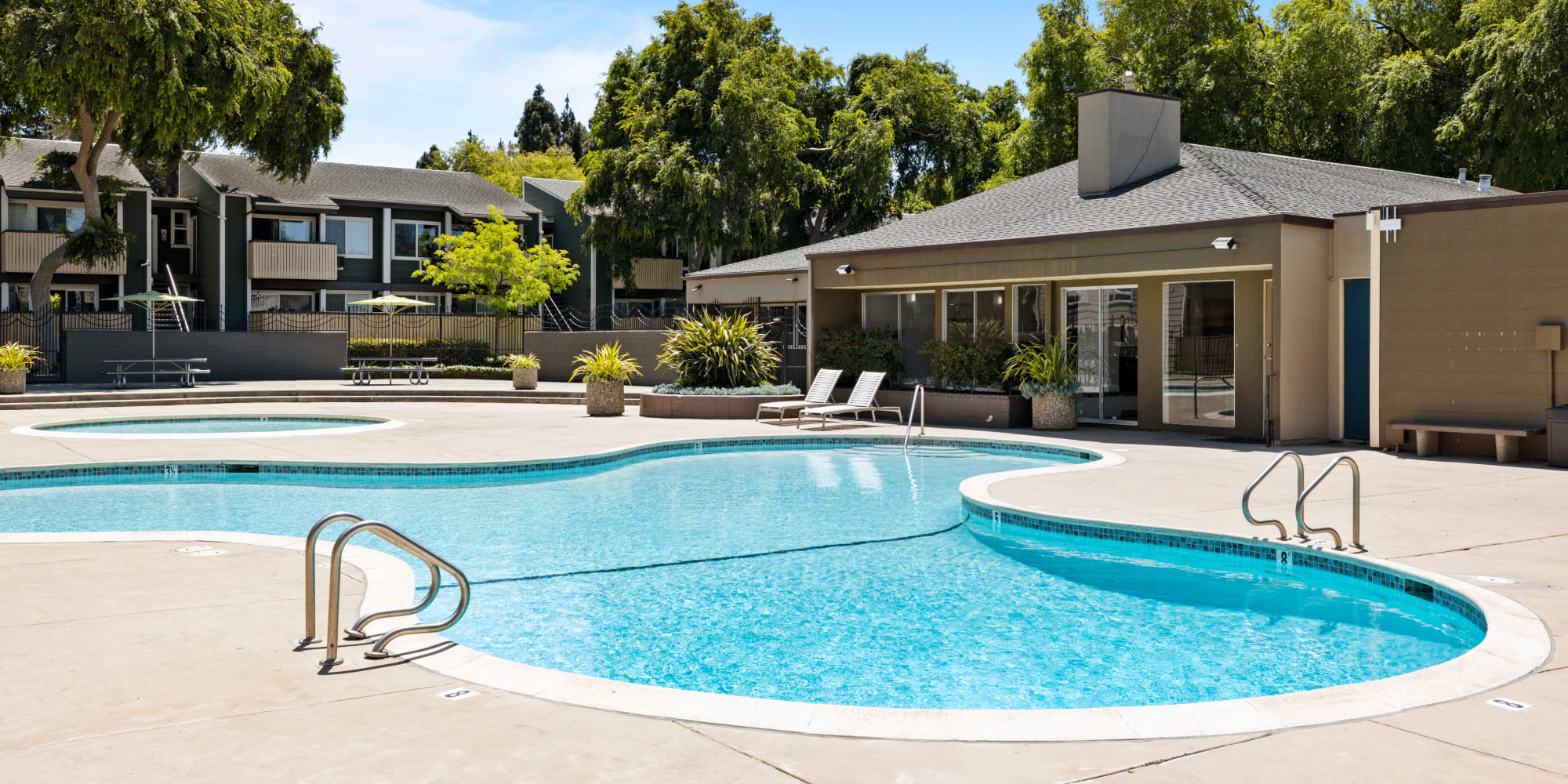 Apartments in Fremont, California, at Bidwell Park Fremont