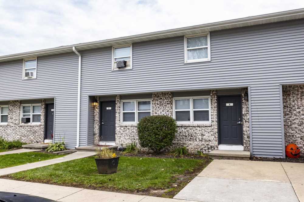 Building exterior with windows at Taylor Crossing in Green Bay, Wisconsin