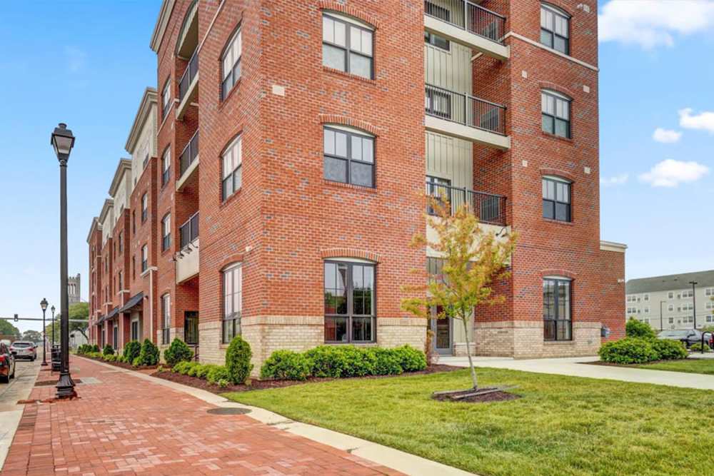 Building view of apartment at Holley Pointe in Portsmouth. VA