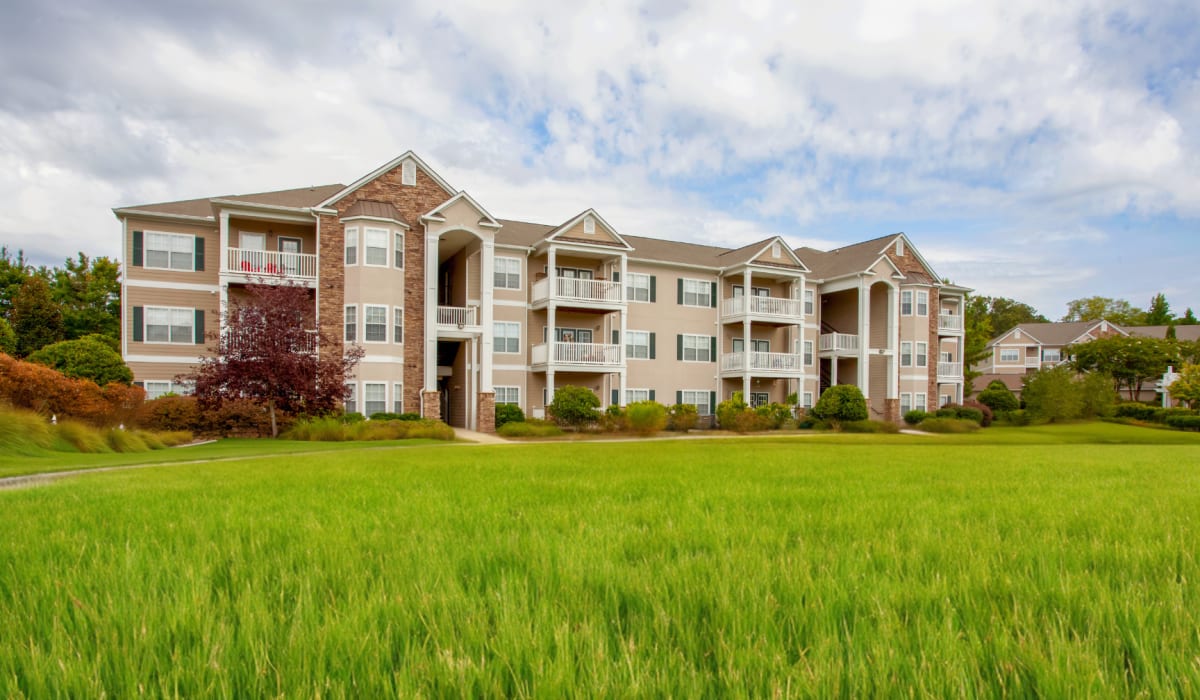 Exterior view of a vibrant community at Madison Park in Madison, Alabama