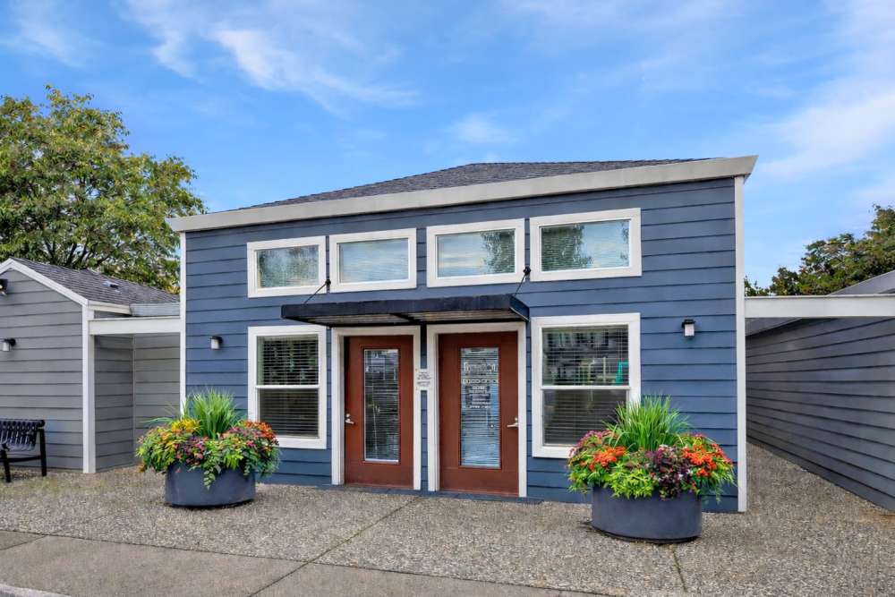 Leasing center at Bennington Apartments in Fairfield,California