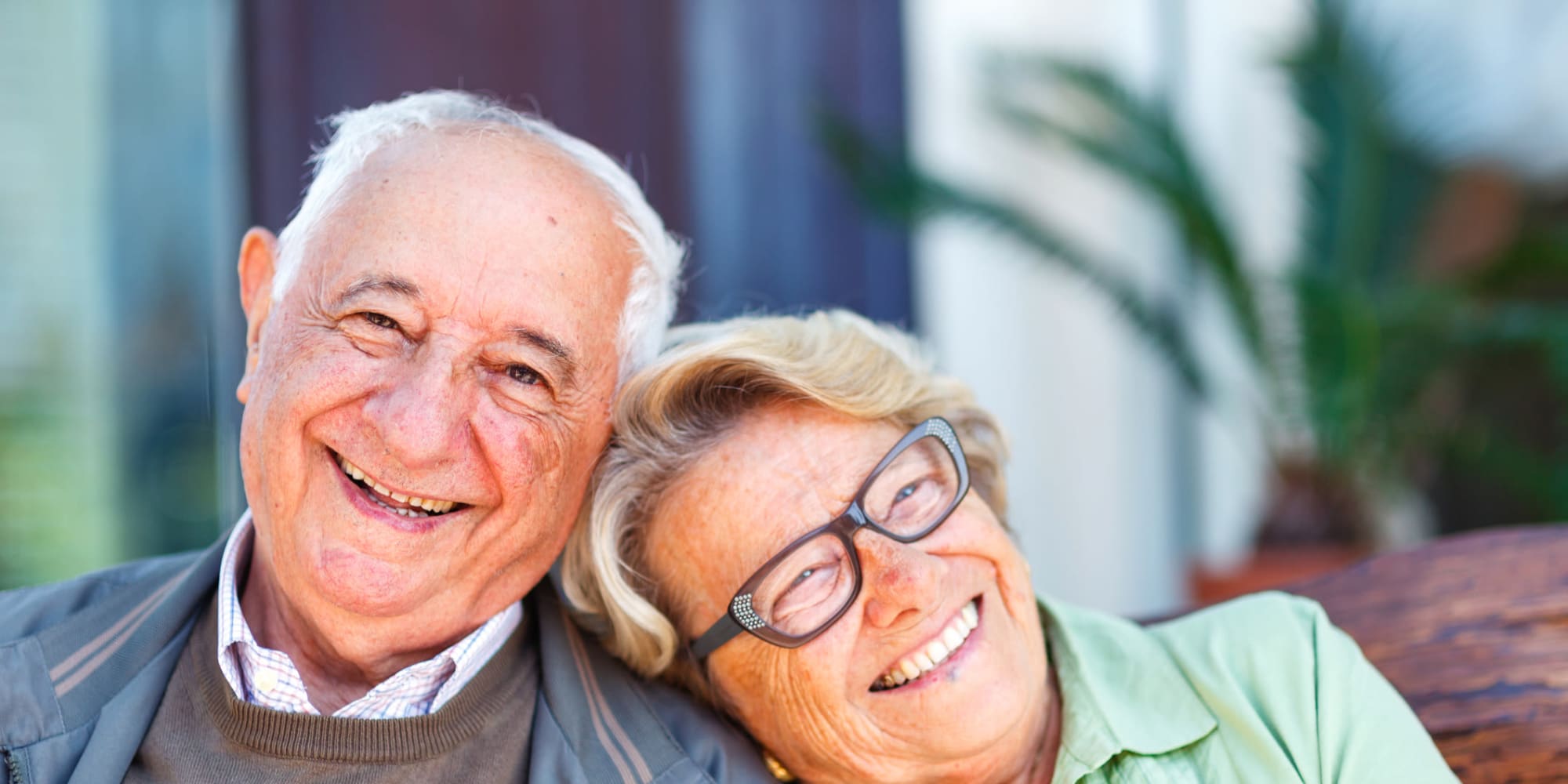 Seniors enjoying The Villas by Regency Park in Pasadena, California