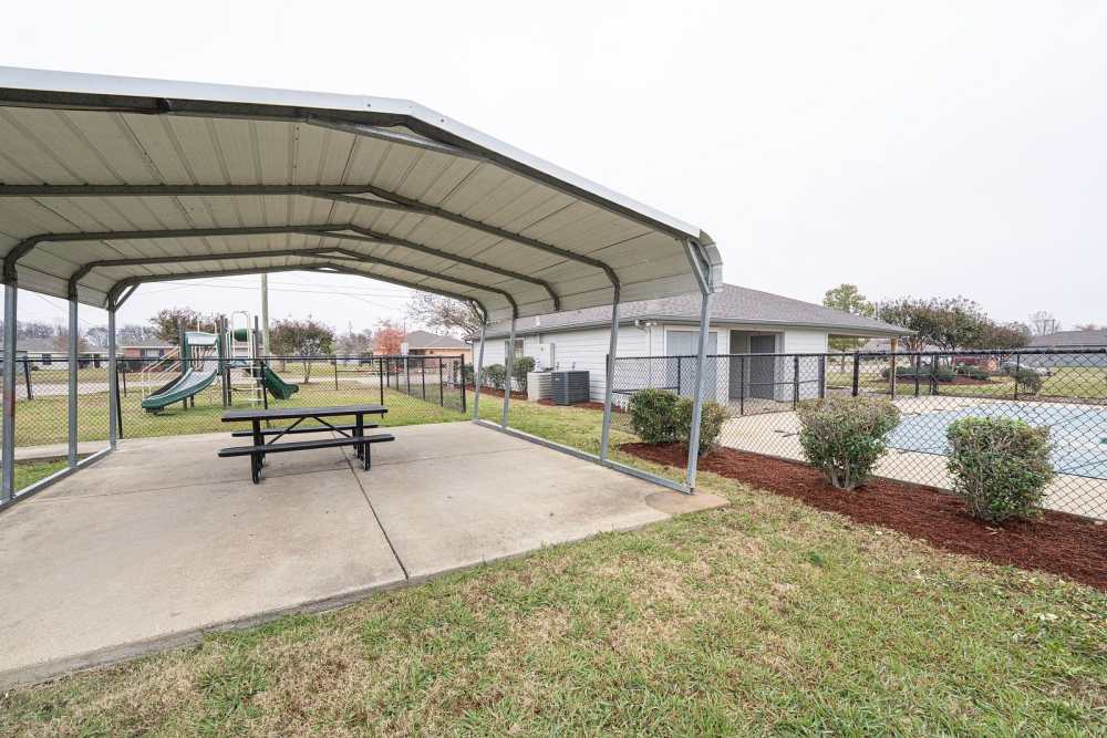 Outdoor area at Bolivar Homes in Cleveland,Mississippi