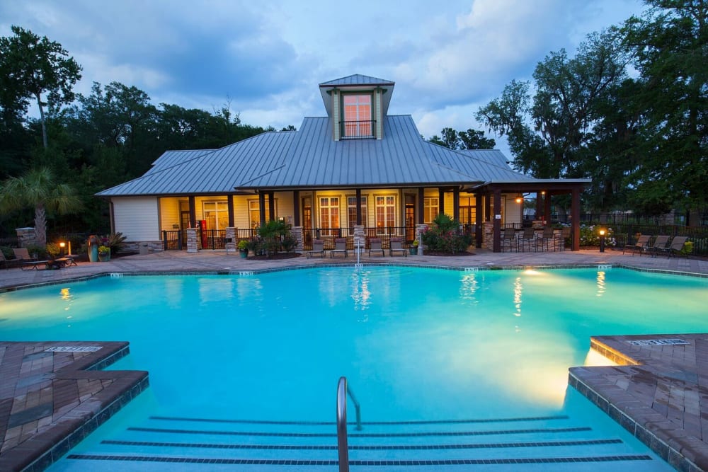 Swimming pool at Panther Effingham Parc Apartments in Rincon, Georgia