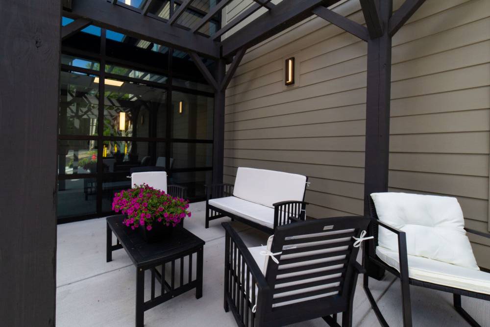 Outdoor seating area at Tavernier Place in Acton,Massachusetts
