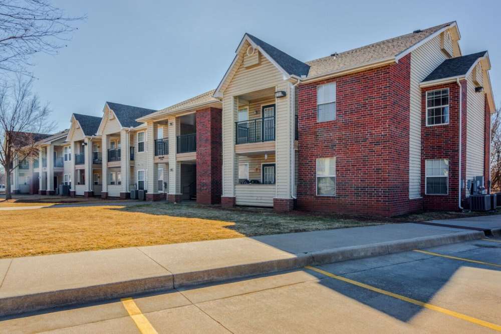 Side view of community apartment at Boomer Creek Apartments in Stillwater, Oklahoma