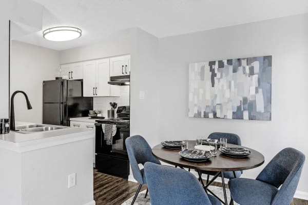 dining and kitchen area at The Hudson in Corpus Christi, Texas