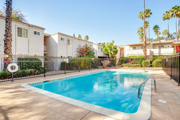 Swimming pool at Lakeshore Apartments in Concord, California