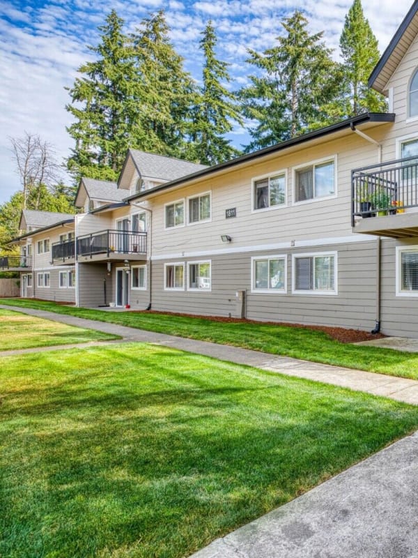 Outside of units in Tree Pointe Apartments in Federal Way, Washington
