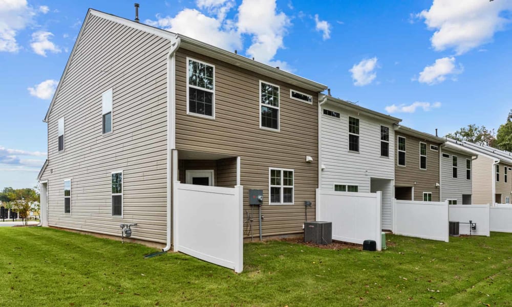 Greer, SC Townhomes w/ Garages, Granite Countertops & Fenced Yards