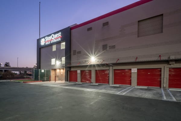 Self storage building exterior in Los Angeles