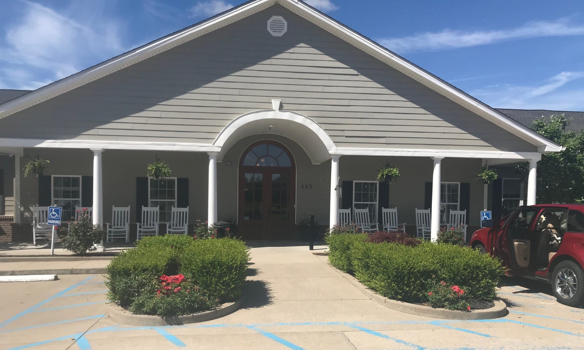 Senior living at Arcadian Cove in Richmond, Kentucky.