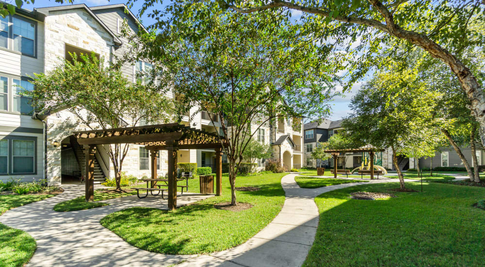 Covered Outdoor dining Area at Discovery at Kingwood in Kingwood, Texas