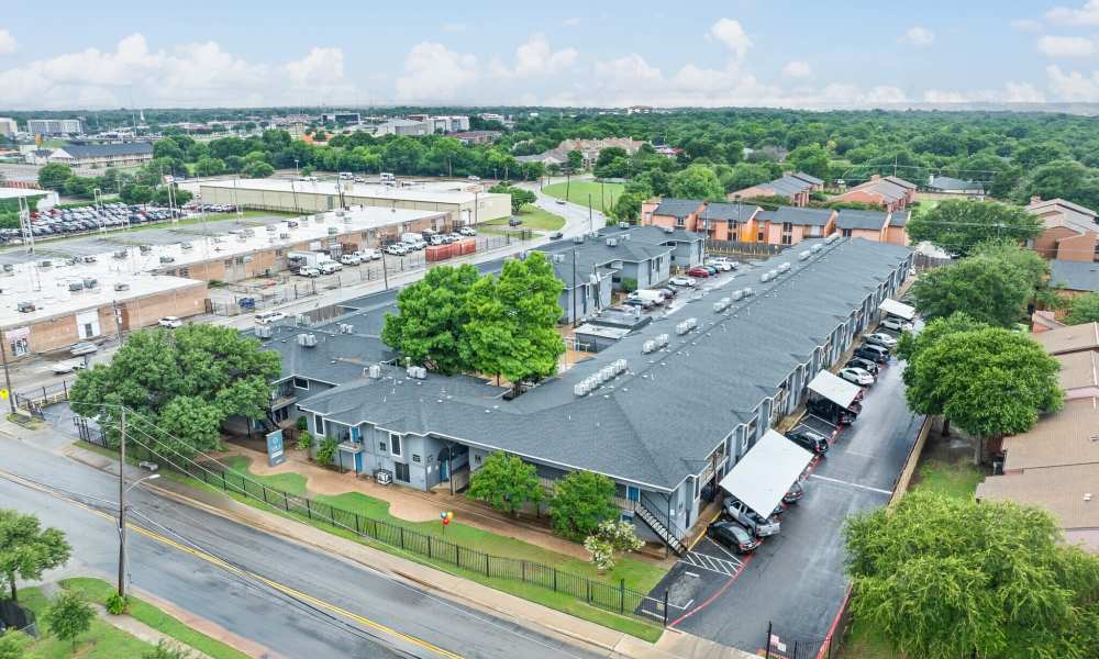 Aerial view of a community at Lila Apartments in Dallas,Texas