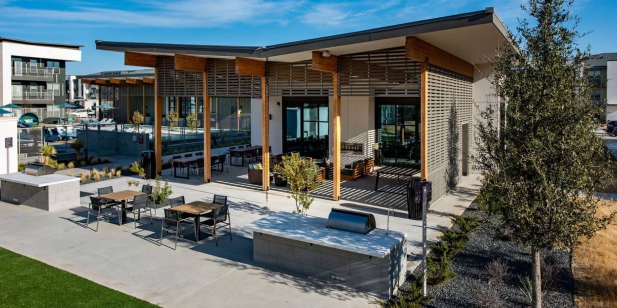 Outdoor barbeque area at Copeland, Grand Prairie, Texas