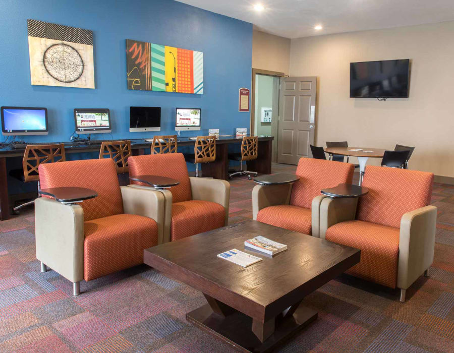 Community computer room at The Reserve on 66th, a community of Haverkamp Properties in Ames, Iowa