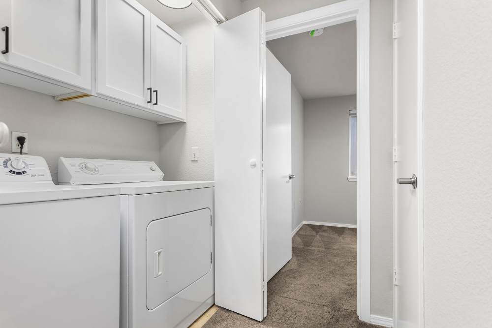 Washer and dryer at Reedville Meadows in Beaverton, Oregon