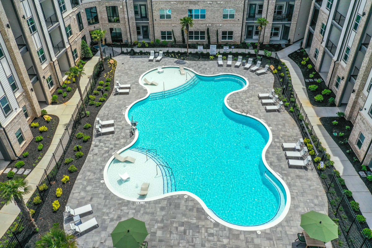 Resort-style swimming pool in the courtyard at Somerset in McDonough, Georgia