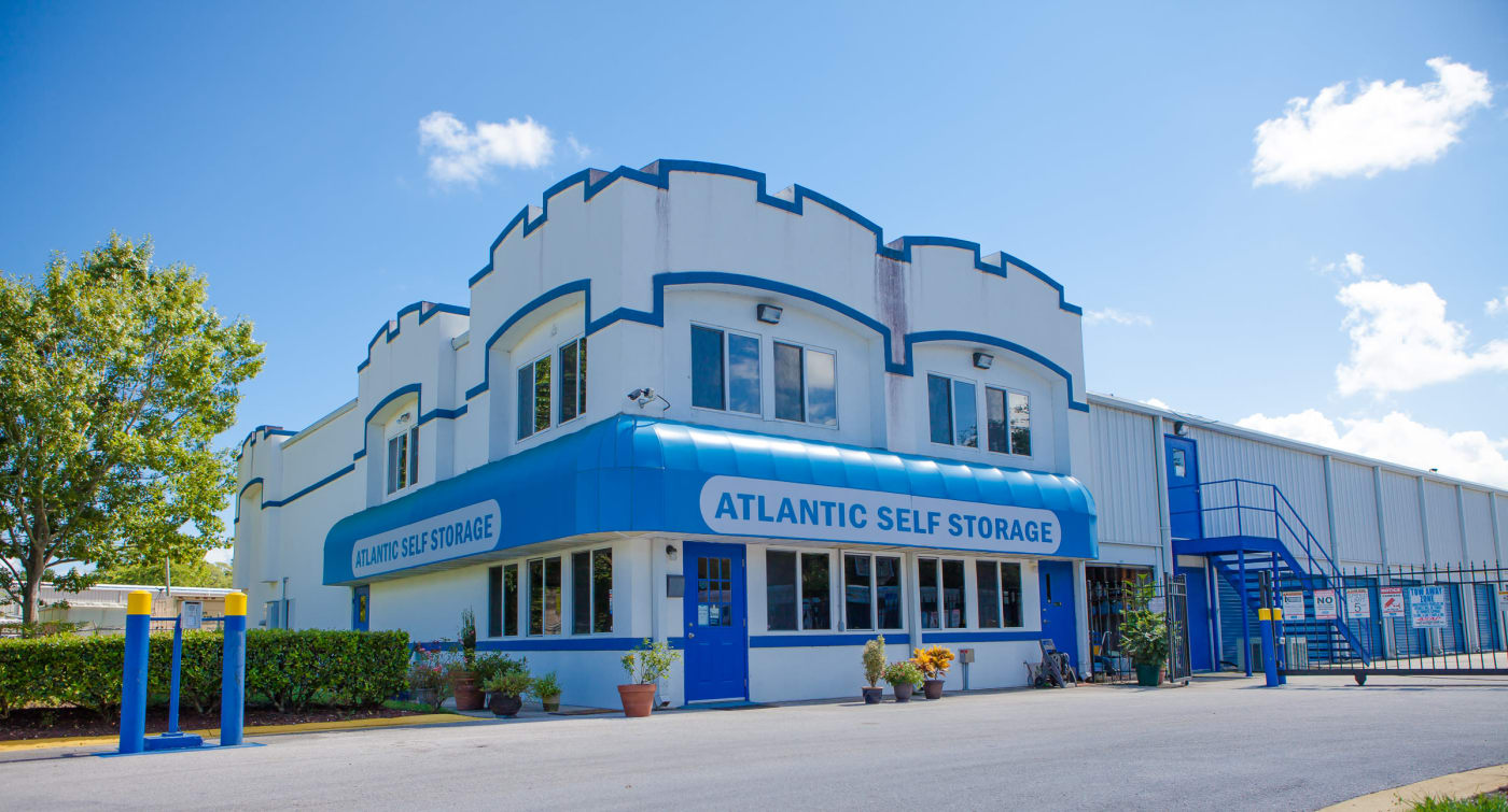 Exterior building view of Atlantic Self Storage location in Jacksonville