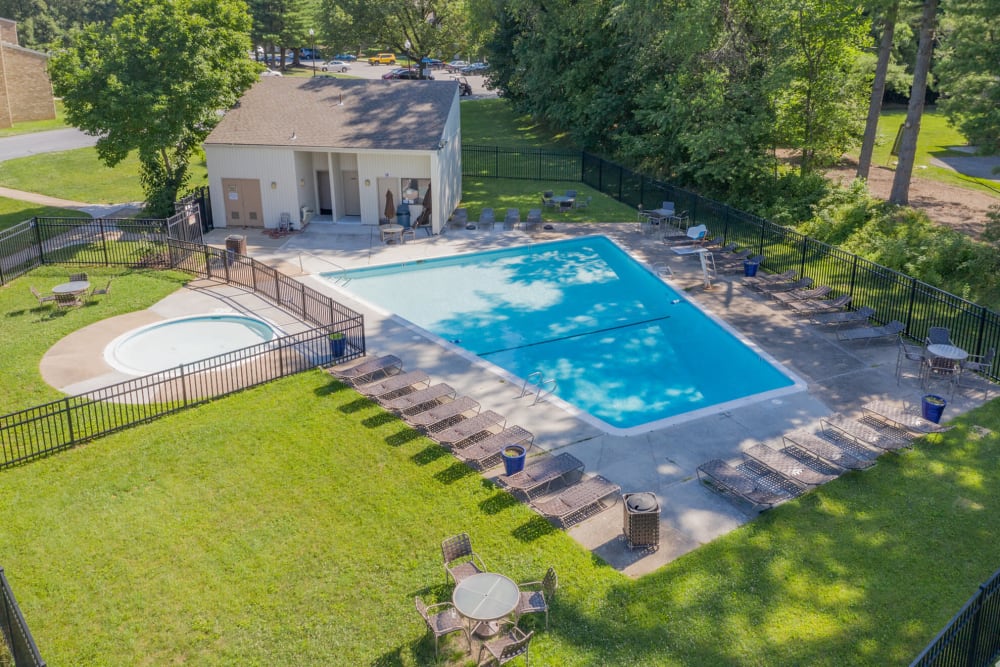 Photos of Top Field Apartment Homes Apartments in Cockeysville, MD